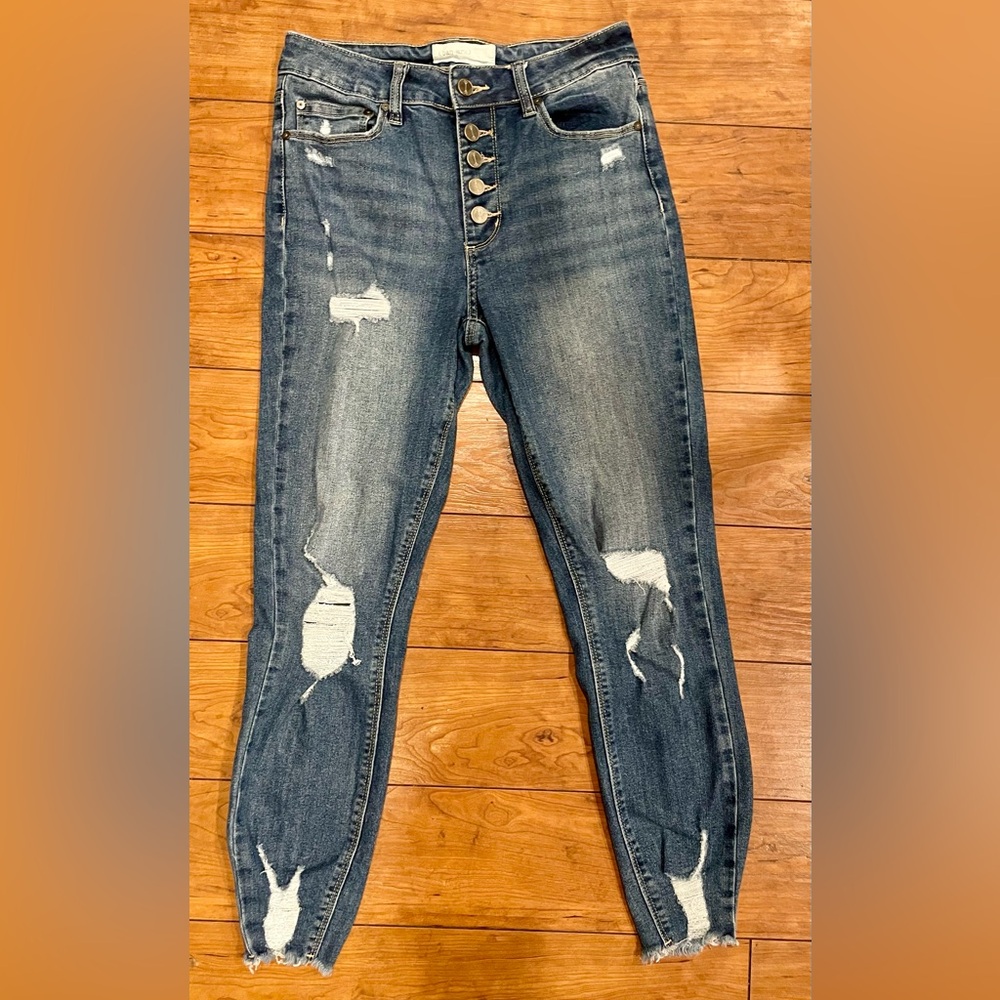 Banjara Ankle Jeans Size 7/27 Indigo Wash Frayed Stretchy distressed